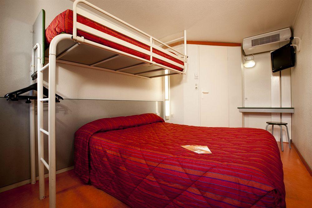 Campanile Montbeliard - Sochaux Hotel Екстериор снимка