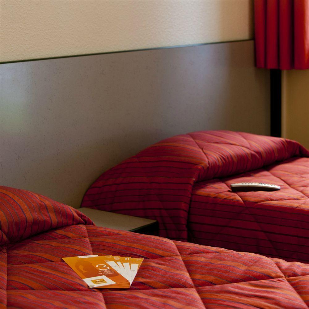 Campanile Montbeliard - Sochaux Hotel Екстериор снимка